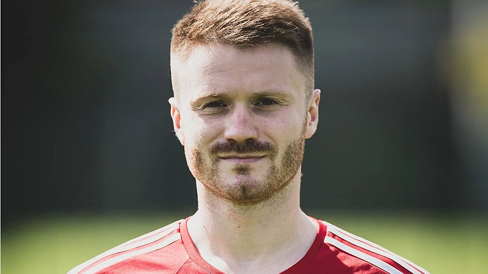 Finn Aschert sorgte spät für den umjubelten Jorker Sieg in Harsefeld.