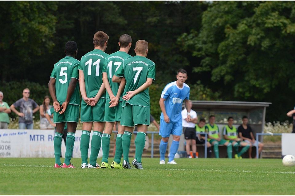 Der SV Niedernhausen will zum Duell gegen Weyer wieder als geschloßene Einheit auftreten. F: Jörg Schulz