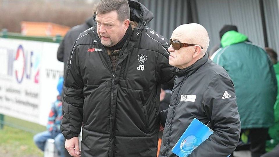Hans Oertwig (rechts) übernimmt in der neuen Saison den SVA. 