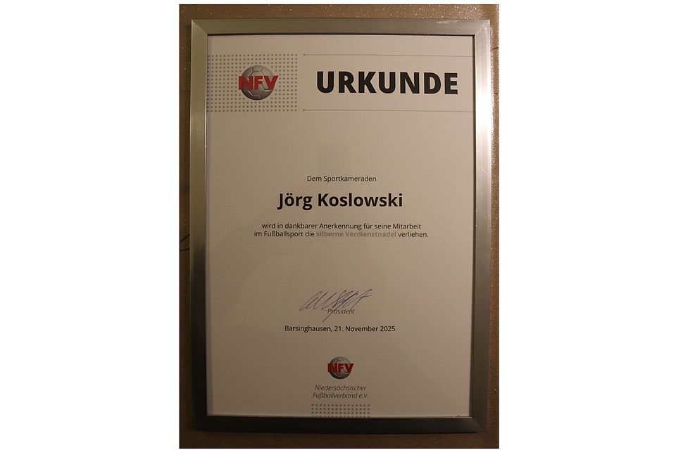 2025 gab es eine Urkunde und die silberne Verdienstnadel vom NFV Kreis Stade. 2025 gab es eine Urkunde und die silberne Verdienstnadel vom NFV Kreis Stade.
