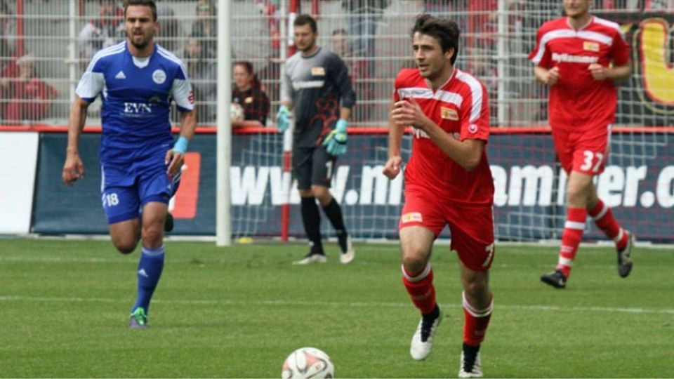 Tim Oschmann (in rot) verstärkt den VfB Germania Halberstadt.                    F: Remus