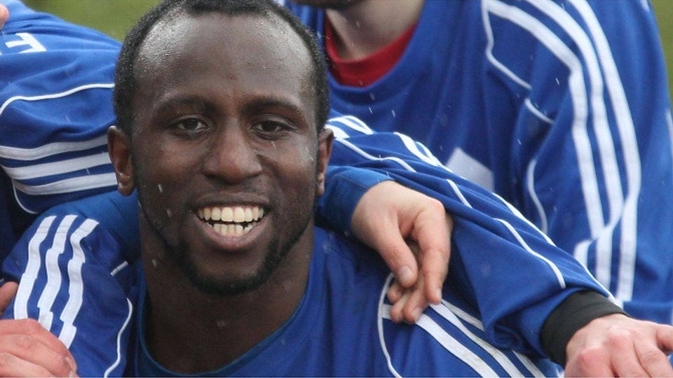 Traf im Regen von Werder gleich doppelt: Moussa Doumbia ist eigentlich sportlicher Leiter beim FSV Bernau. Auf der Blüteninsel wurde er zum Matchwinner. Foto: Sabin