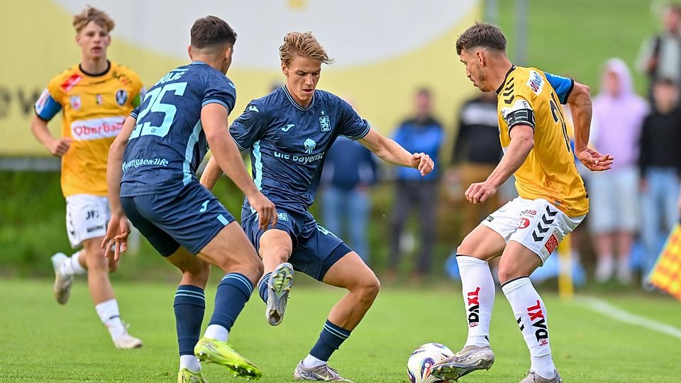 „Clemens Lippmann (M.) ist keinen Millimeter schlechter als Lukas Reich“, sagt 1860-Boss Christian Werner.