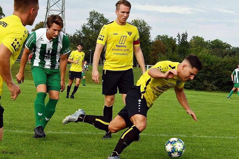 Nicht stolpern will Andreas Durner (rechts) mit dem TSV Gersthofen im Heimspiel gegen den VfL Ecknach.