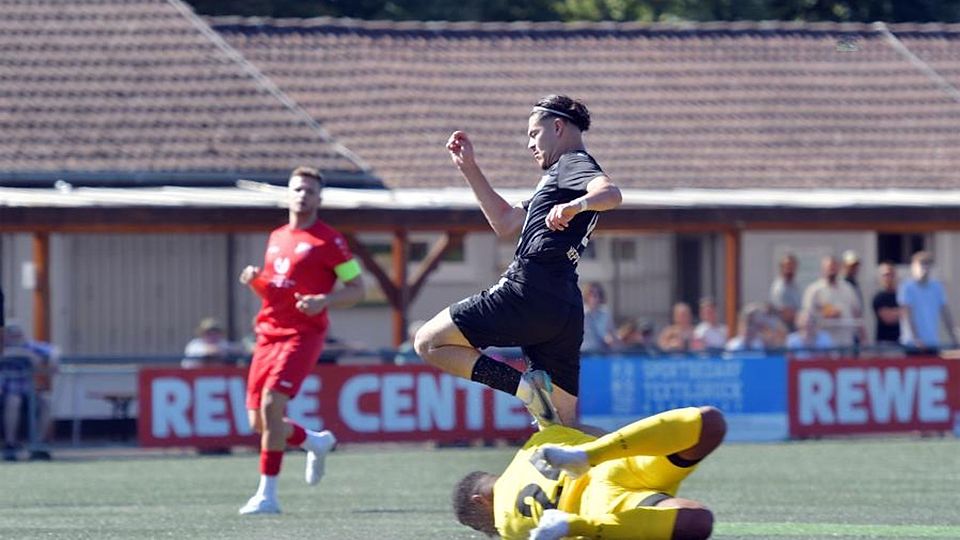 Der FC Starkenburgia Heppenheim (oben Emirhan Efe) will nach zwei Auswärtssiegen zuletzt am Sonntag auch zu Hause wieder einen Dreier landen (Archiv).	Foto: Dagmar Jährling