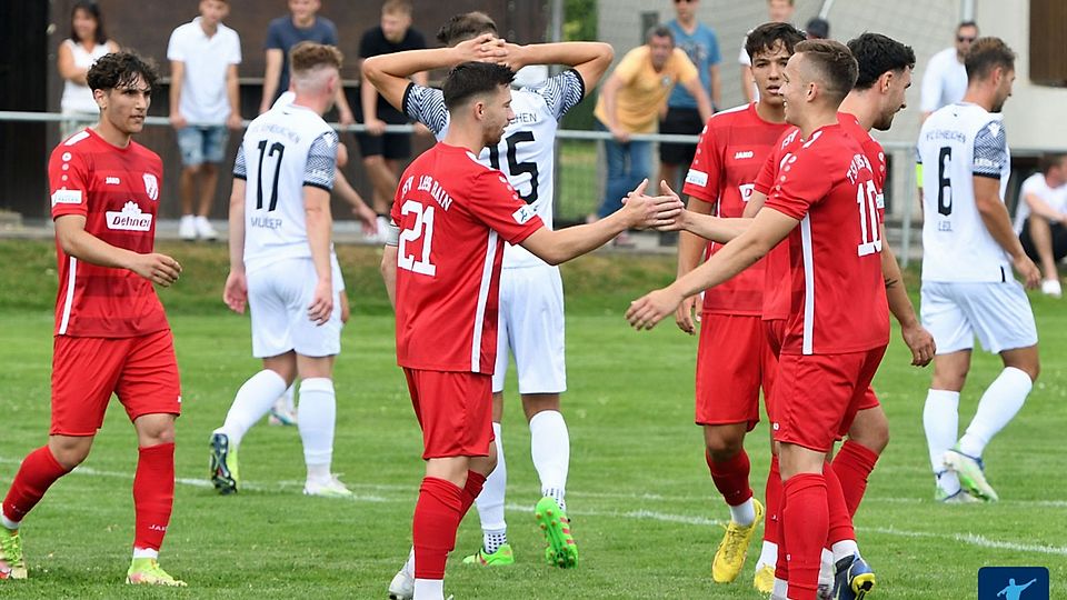 Der TSV Rain/Lech (in rot) war beim FC Ehekirchen nicht zu bremsen 