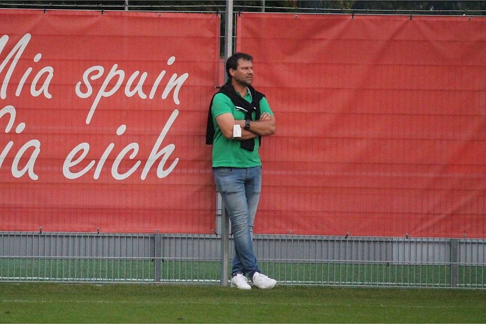 Chams NLZ-Leiter Gerhard Peintinger beim Auswärtsspiel der U19 in Regensburg. 