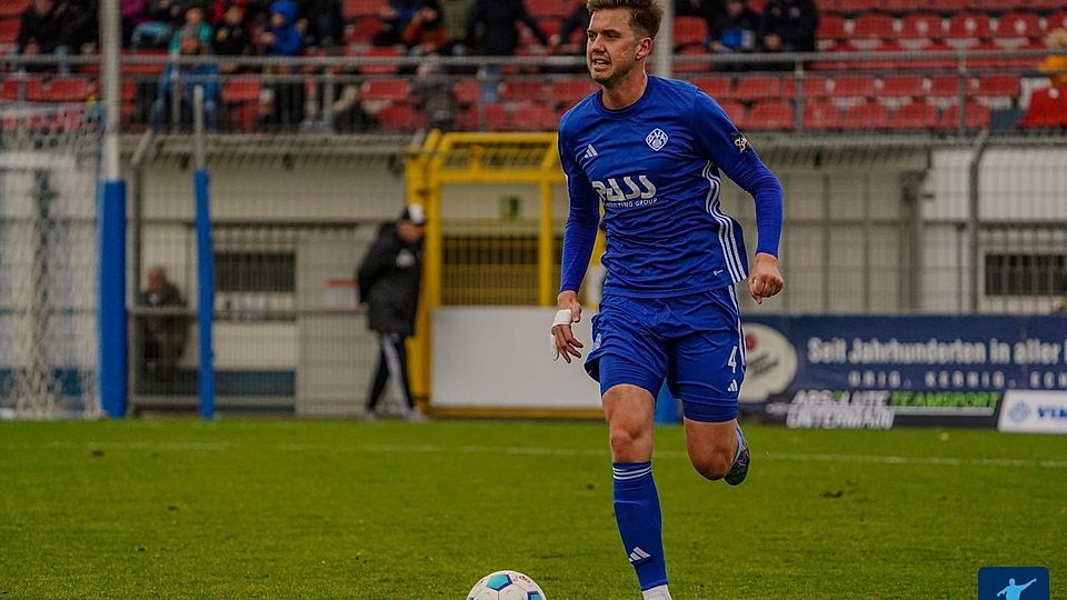 Aschaffenburger Allzweckwaffe: Luca Dähn, eigentlich Innenverteidiger, läuft in dieser Spielzeit als Stürmer auf - die Verlretzungsmisere am Schönbusch macht`s möglich.