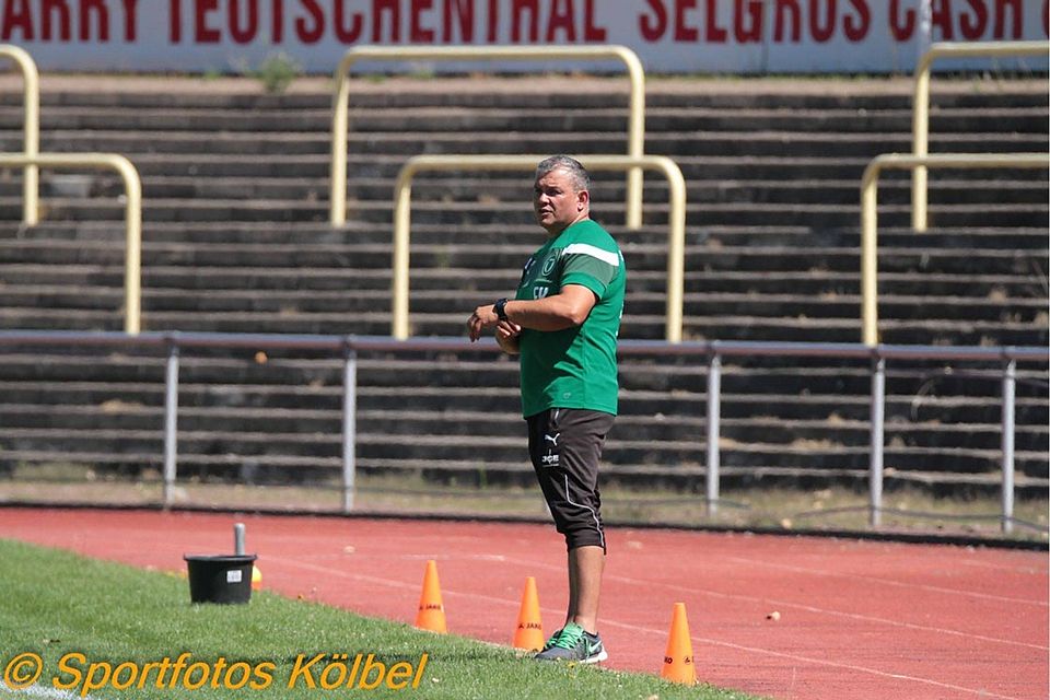 99-Trainer Farih Kadic weiß um die Stärke von Dessau 05   (Michael Kölbel)