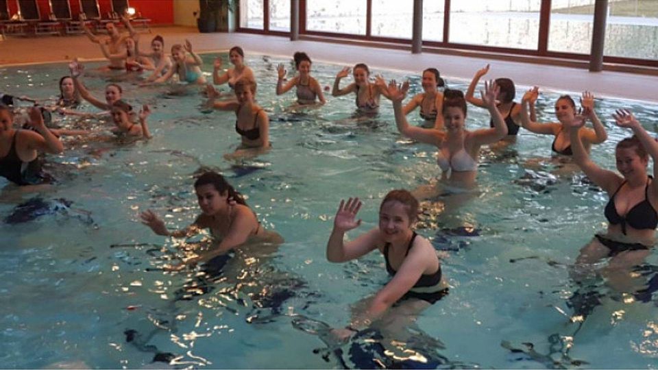 Nicht nur auf den Trainingsplätzen in Riva am Gardasee holte sich Forstern B-Juniorinnenmannschaft Fitness für die Punktspiele, sondern auch beim Aquaspinning.  Lenz