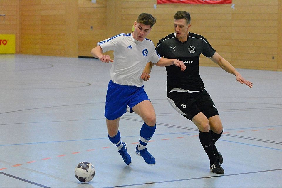 Dem FT Eintracht Schwandorf (in Weiß) ist der Einzug in die Kreisendrunde zuzutrauen.