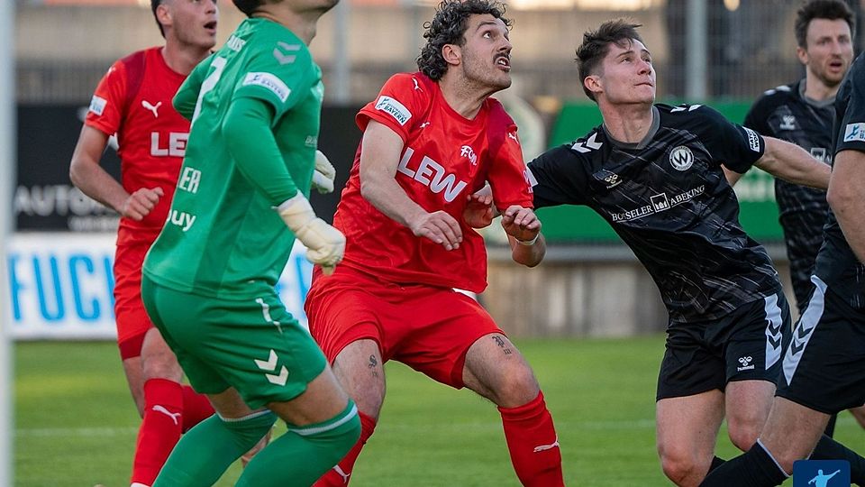 David Bauer (Bildmitte) verlässt den FC Memmingen in Richtung TSV Landsberg.