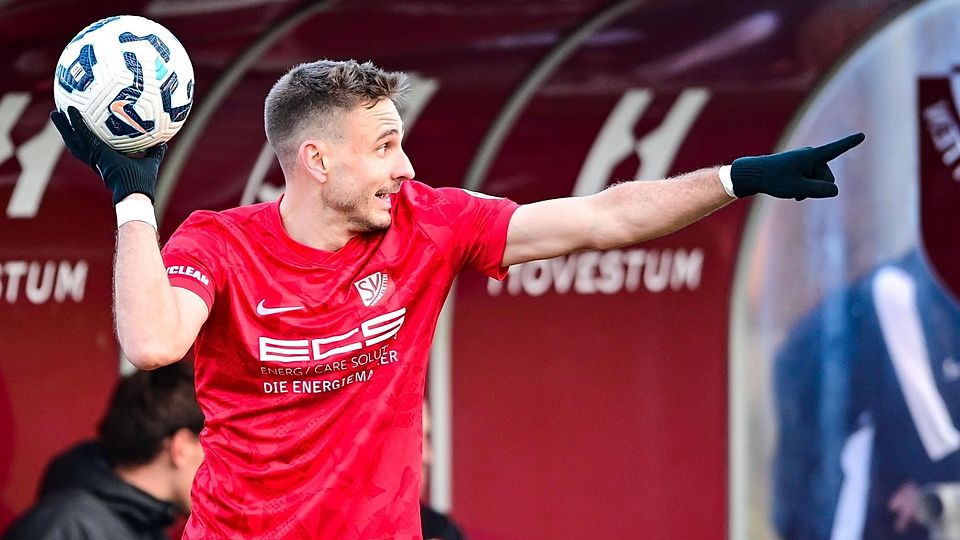 Schon die zehnte Saison hintereinander, in der er eine zweistellige Zahl von Treffern markiert, ist es für Lukas Riglewski beim SV Heimstetten – gegen Geretsried trifft er im Dreierpack und steht nun bei 14 Toren.