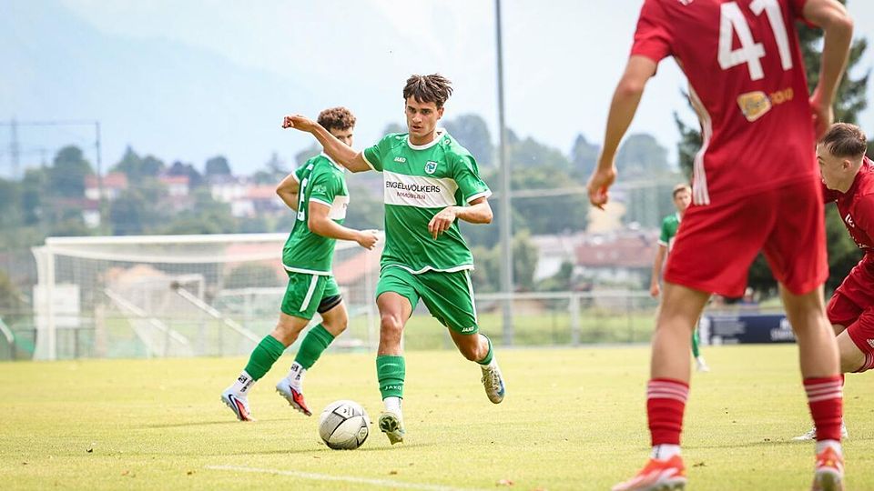 Bittere Nachricht für den Allrounder: Luis Zehetmeier fehlt seit Wochen, jetzt stellte sich heraus, dass sein Syndesmoseband doch stärker lädiert ist.