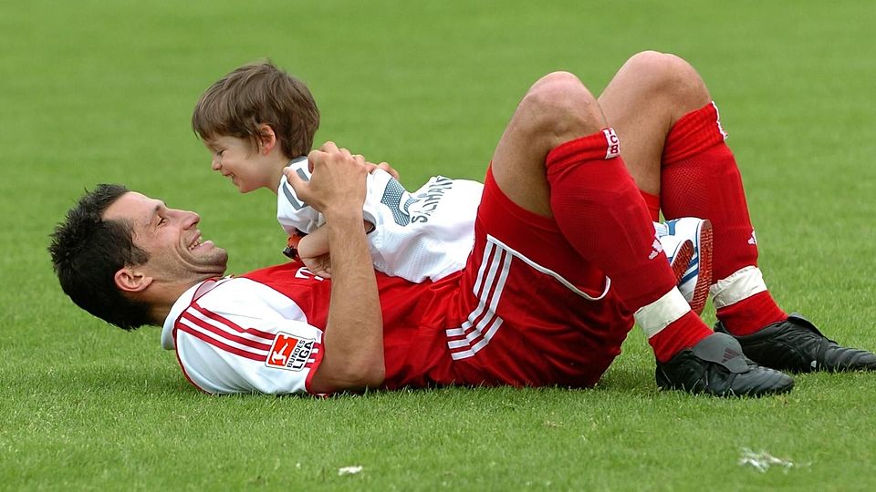 Die Deutsche Meisterschaft 2006 feierte Hasan Salihamidžić mit seinem Sohn Nick auf dem Rasen.