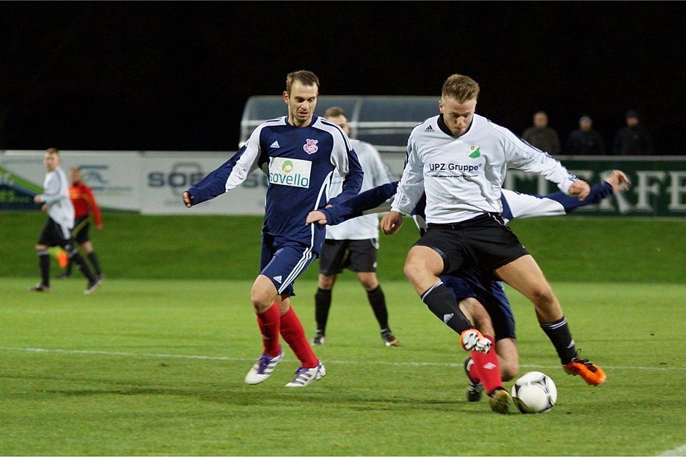 Thalheim (in blau) trifft am Abend im Derby auf den SV Friedersdorf. (Szene aus der Saison 2012/13)