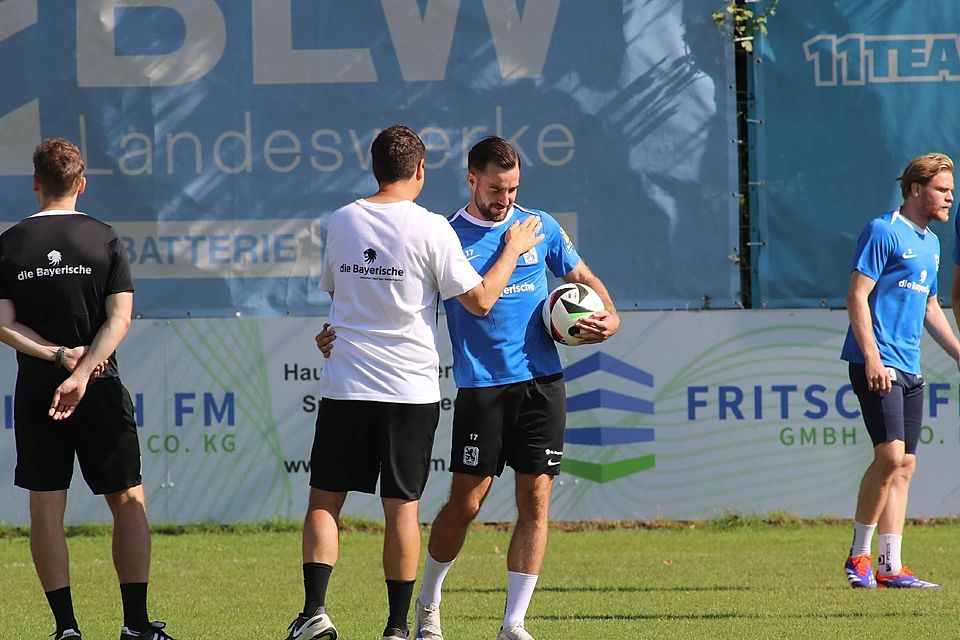 Rettet er Argirios Giannikis (m. l.) den Job? Morris Schröter (m. r.) steht gegen Arminia Bielefeld vor seinem Comeback.