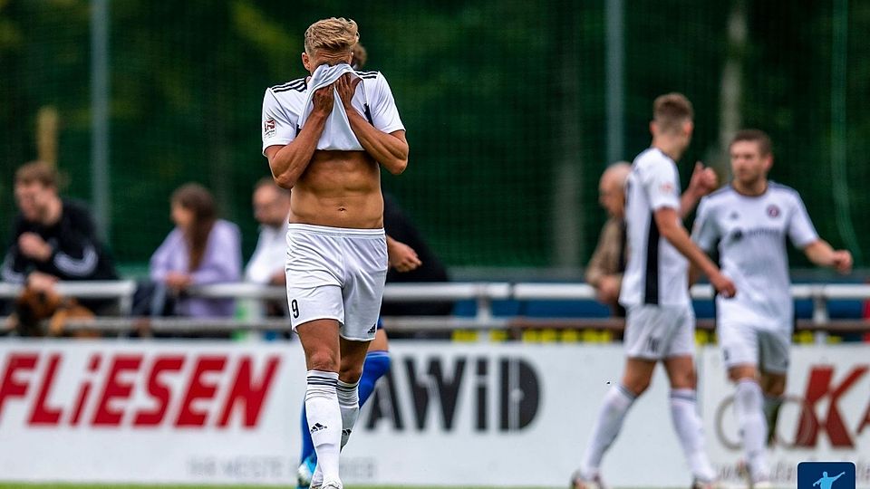 Enttäuschung: Trotz seines Führungstreffers ging der Clarholzer Oliver Cylkowski als Verlierer vom Platz.