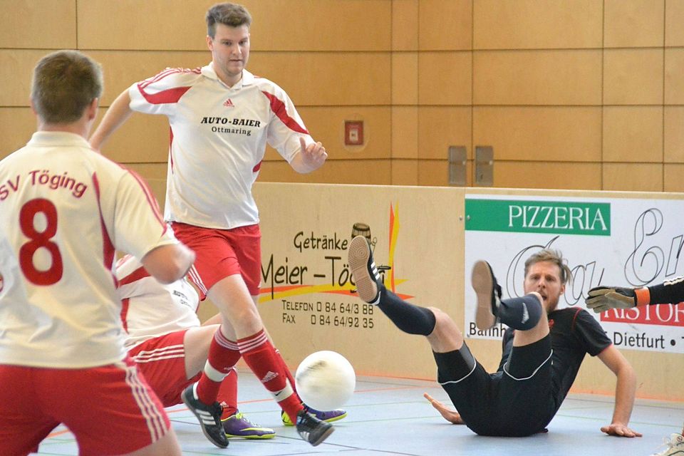 Der SV Töging (in weiß) ist einer der Mitfavoriten auf den Turniersieg: F.: TSV Dietfurt