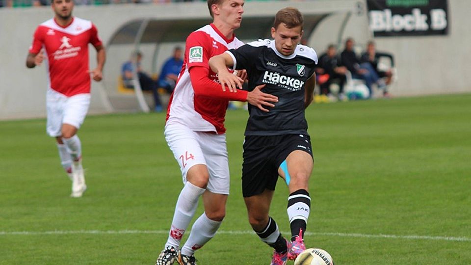 Jan Klauke (l.) im Spiel gegen den SV Rödinghausen. Foto: Tim Osing