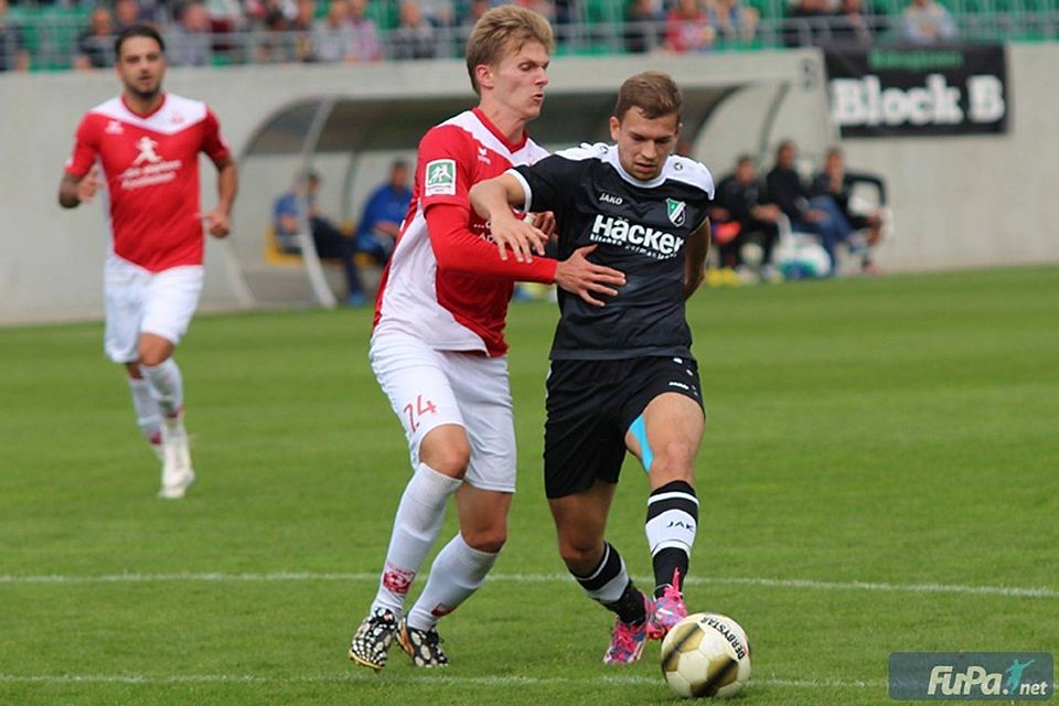 Jan Klauke (l.) im Spiel gegen den SV Rödinghausen. Foto: Tim Osing