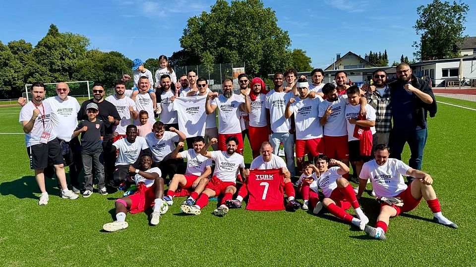 Nach einem dominanten Hinspiel und einem ebenso deutlichen 8:0-Auswärtssieg im Rückspiel steht der FC Türk Kelsterbach II als Aufsteiger fest.