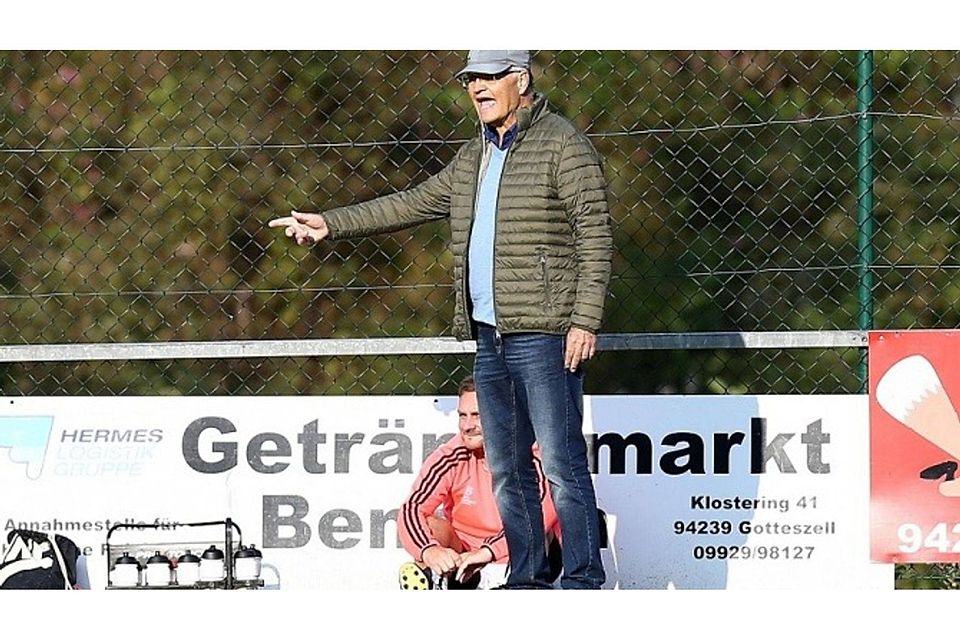Gust Kagerbauer kann seinen Trainerposten bis auf Weiteres nicht mehr ausüben F: Weiderer