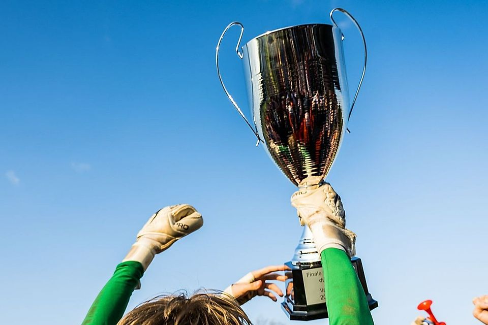 Wer die begehrteste Trophäe im luxemburgischen Nachwuchsfussball am Donnerstag wohl hochheben wird?
