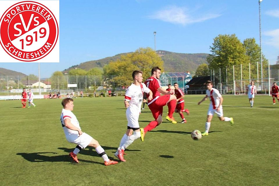 Der SV Schriesheim (weiß) wartet 2023 noch auf den ersten Dreier.
