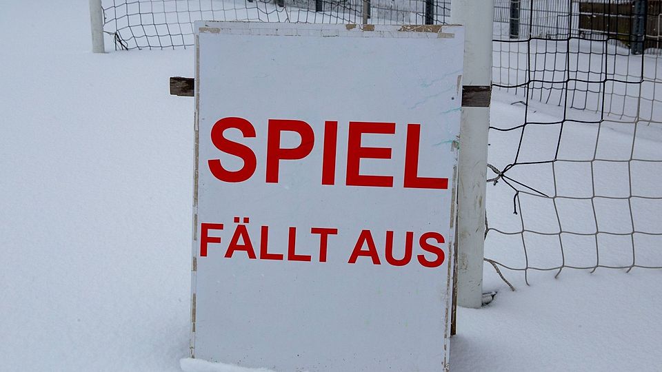 Die ersten Spiel sind nach dem Wintereinbruch in Oberbayern bereits abgesagt.