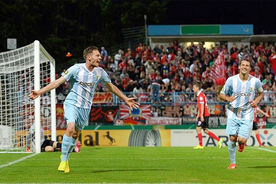 Markus Ziereis bejubelt einen Treffer im Trikot des Chemnitzer FC. Foto: Thomas Eisenhuth/dpa