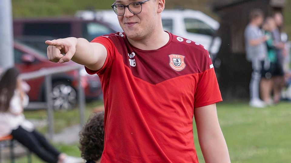 Gibt erfolgreich die Richtung vor: Trainer Maximilian Backa und der TSV Steinhöring führen zur Winterpause die Kreisklasse 6 mit drei Punkten Vorsprung auf den TSV Grafing an.