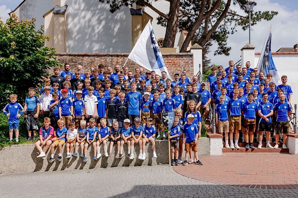 Seit der Gründung arbeitet der FC Velden-Eberspoint vor allem im Jugendbereich eng zusammen mit den Muttervereinen TSV Velden und FC Eberspoint. 