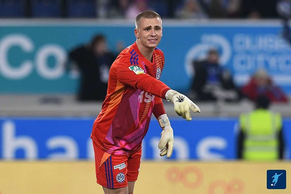 MSV-Keeper Max Braune erlitt im Topspiel eine Kopfverletzung.
