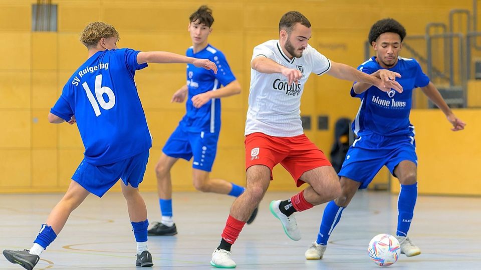 Ein riesengroßes Highlight ist die Süddeutsche Hallenmeisterschaft nicht nur für die U19-Junioren des SSV Jahn Futsal (in Weiß).