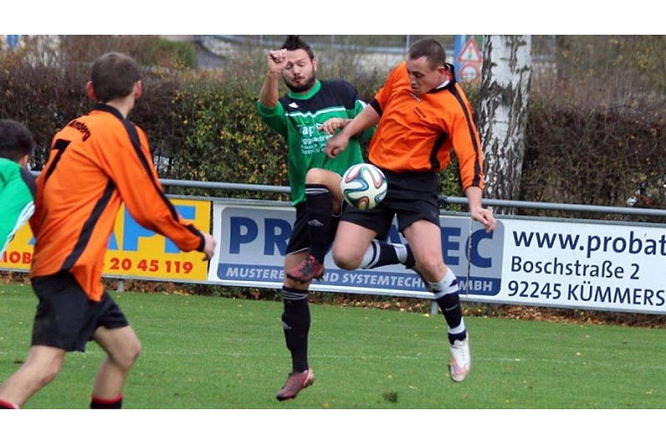Siemens Amberg (orange) ist das Überraschungsteam der bisherigen Spielzeit und steht an der Tabellenspitze Siemens Amberg (orange) ist das Überraschungsteam der bisherigen Spielzeit und steht an der Tabellenspitze