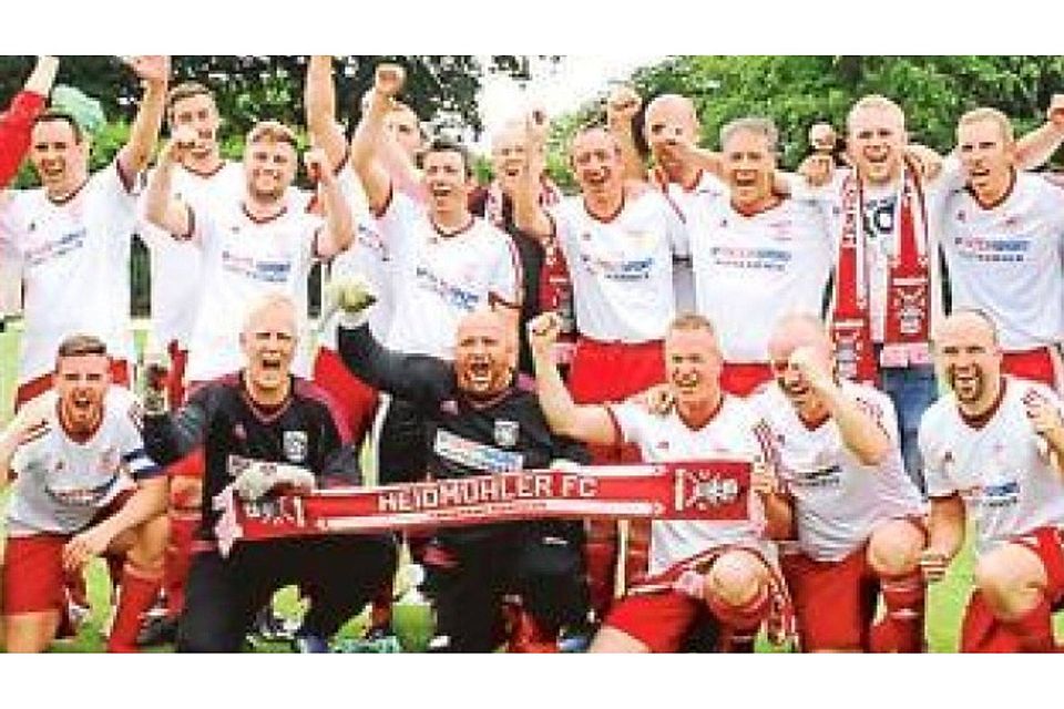 Grenzenloser Jubel herrschte bei den Fußballern des Heidmühler FC III nach dem souveränen Gewinn des Twele-Pokals durch einen 11:3-Kantersieg gegen die SG Dangastermoor II/Obenstrohe IV. Henning Busch