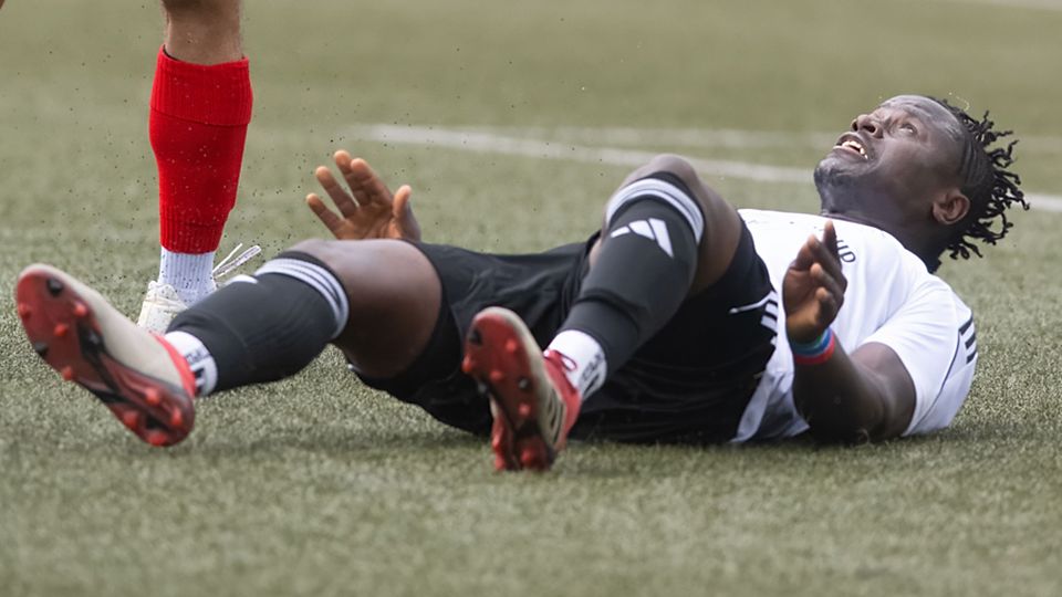 Auf dem  Boden der harten Realität landeten Sam Samma und der FC Neustadt. Nach der unglücklichen Niederlage gegen Geisingen steht das Team in der Landesliga weiter mit leeren Händen da.   | Foto: Wolfgang Scheu