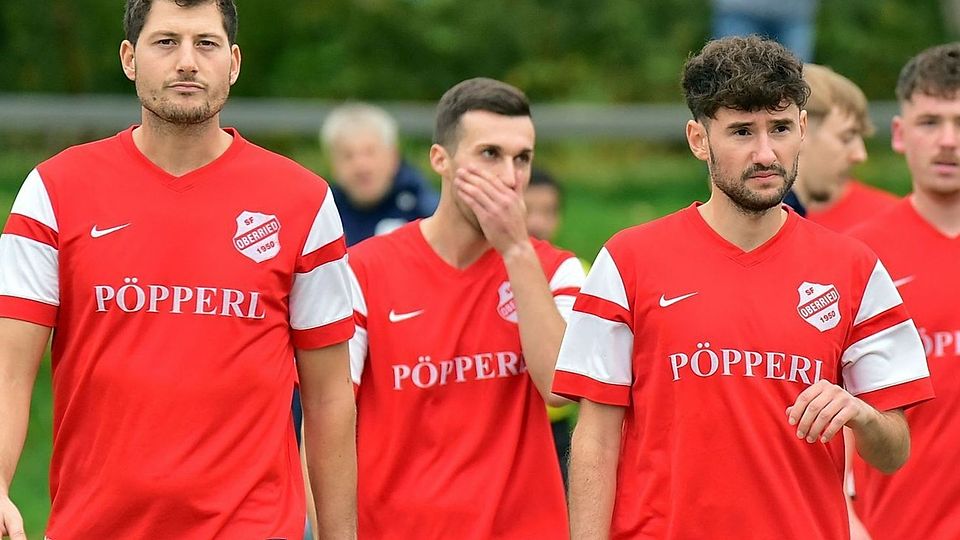 Die Vizemeistermacher der SF Oberried, vorne mit Simon Wunderle (links) und Spielertrainer Kerem Okay.