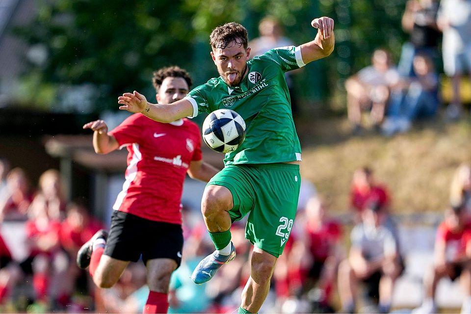 Zunge raus als Markenzeichen: Jannik Graf spielt ab sofort für den TSV Bad Abbach.