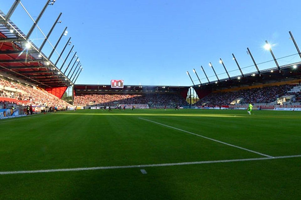 Das neue Regensburger Schmückkästchen an der A3 ist der Schauplatz für das Regionalliga-Eröffnungsspiel. F: Staudinger