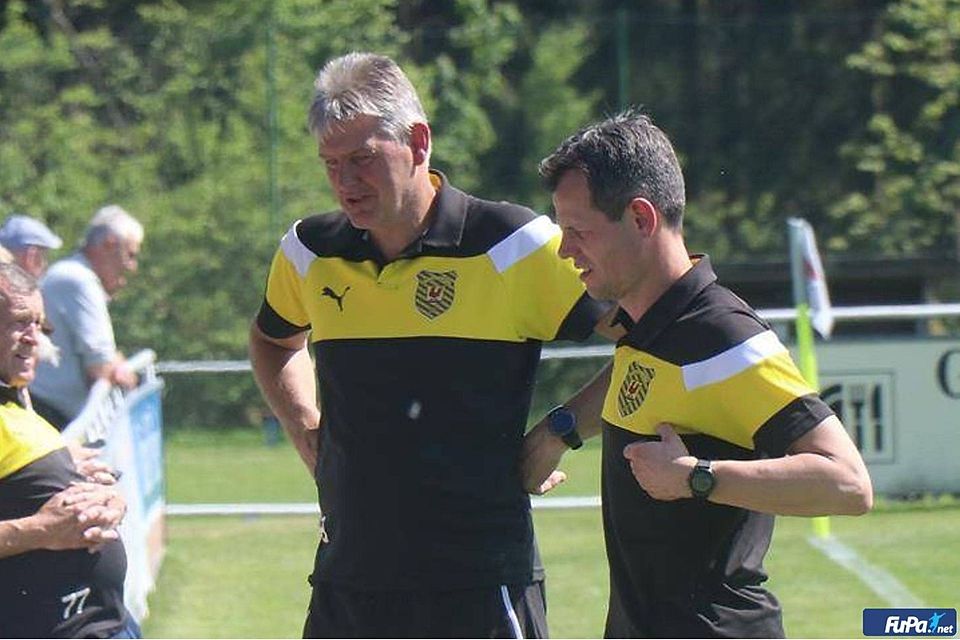 Trainer Thorsten Baierlein (rechts) mit Teammanager Wolfgang Dotzler.