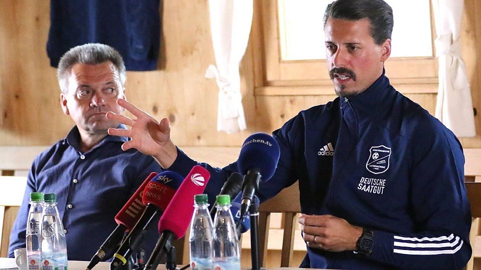 TV-Experte auf der Trainerbank: Hachings Präsident Manni Schwabl neben Sandro Wagner, dem neuen Chefcoach der SpVgg.