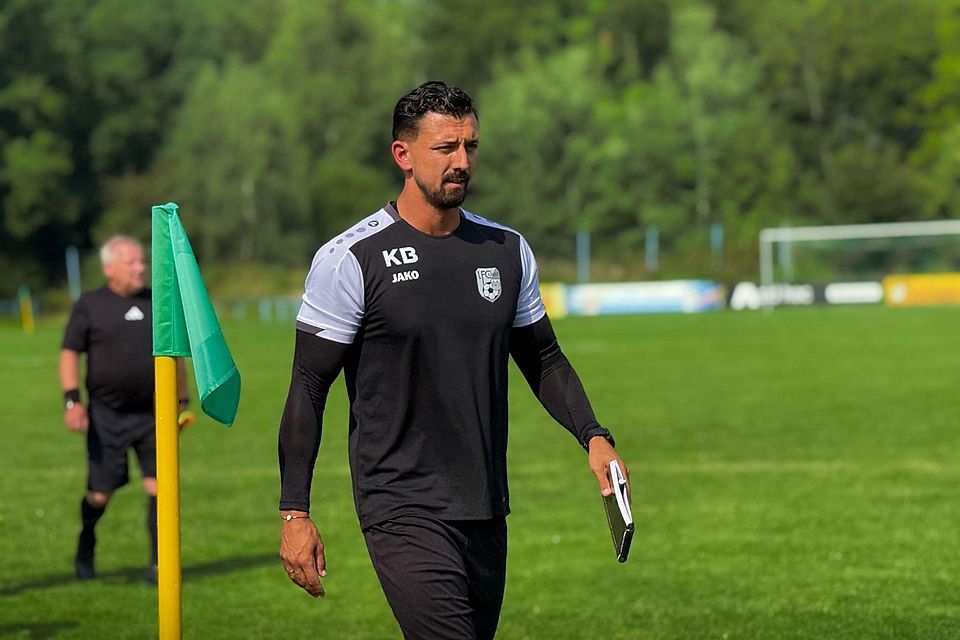 Kevin Brettfeld hat den 1. FC Greiz in einer schwierigen Phase übernommen und zurück in erfolgreiche Fahrwasser geführt. 