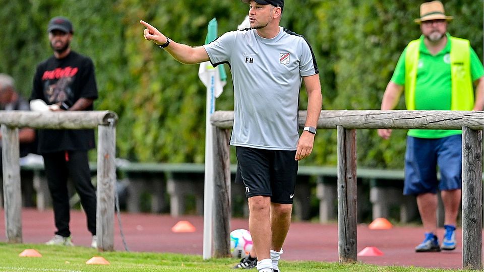 VfB-Trainer Florian Hahn will den Schwung des Pokalsiegs mit in den Punktspielauftakt in der kommenden Woche nehmen.
