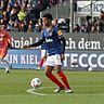 Andu Kelati (Holstein Kiel) sorgte für einige Farbtupfer in der Offensive, zu mehr reichte es gegen kampfstarke Karlsruher nicht.