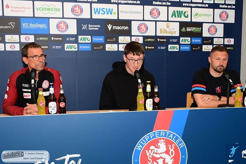 Matthias Mink (li.) und Sebastian Tyrala (re.) auf der Pressekonferenz.