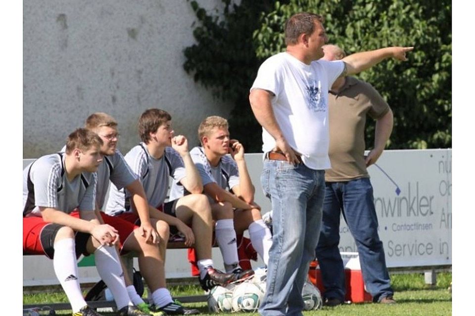 "Da geht´s lang" - Thomas Kollmann peilt zum Auftakt mit seinem Team einen Heimerfolg gegen Thanndorf an. Foto: Grashuber