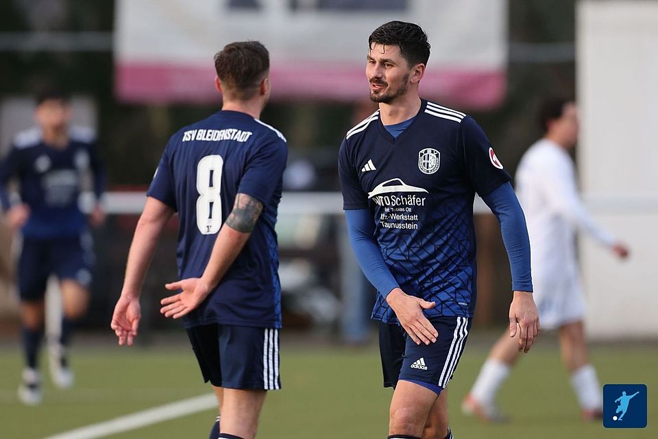 Letztes Liga-Spiel im Dress des TSV Bleidenstadt: Sebastian Gurok (rechts) kann mit seinem Trainer-Partner Mario Nogly (links) die Saison am Donnerstag gegen die TSG Wörsdorf mit dem Titel krönen.	