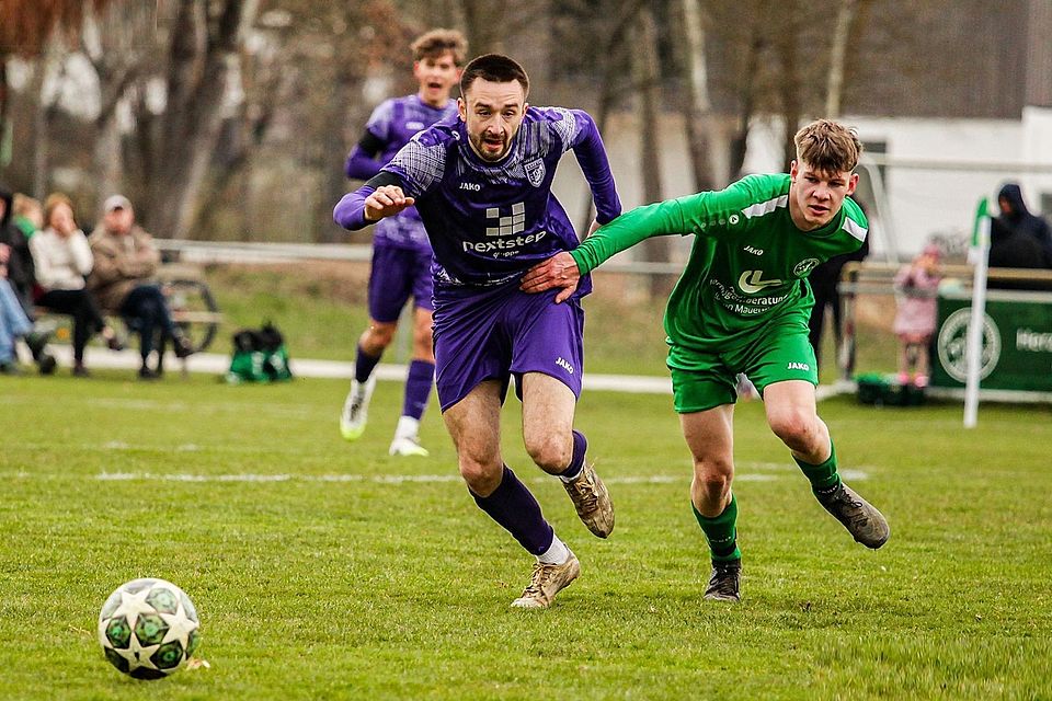 Anton Henning (links) und der TSV Kareth-Lappersdorf behielten in Ramspau trotz eines Blitz-Rückstands kühlen Kopf.